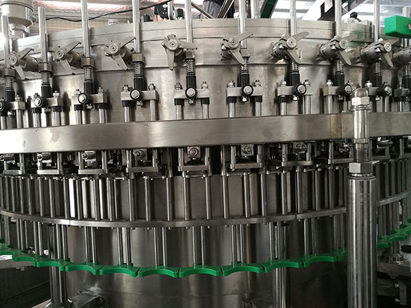 Automatic Carbonated Soft Drink Filling Machine